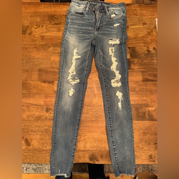 American Eagle Distressed Super Hi Rise Jegging 2 - Picture 1 of 4